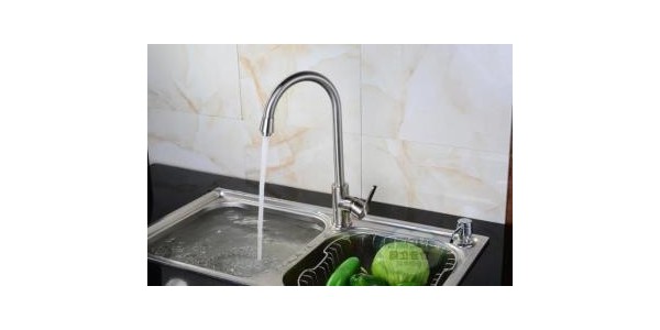 選擇大型商用洗碗機三要點-致力于商用廚具（宇杰廚具）